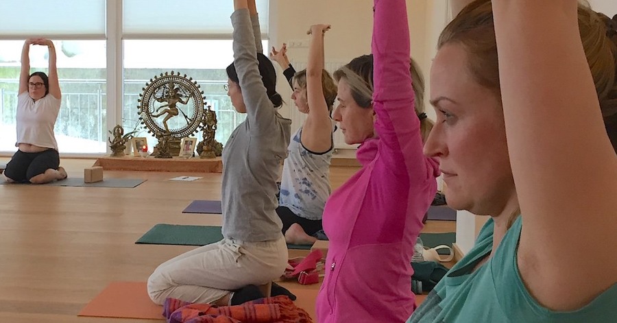 Xxl iyengar shoulder mobility